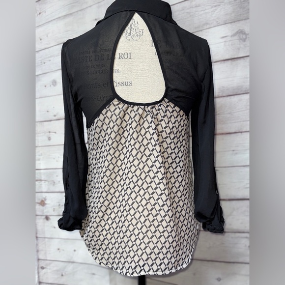 A. Byer Black and Cream Geometric Blouse - Picture 5 of 5